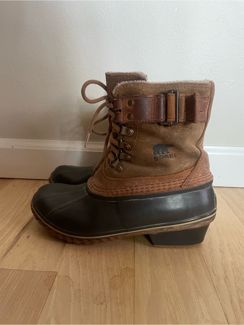 Sorel Winter Fancy Lace ll boots size 7